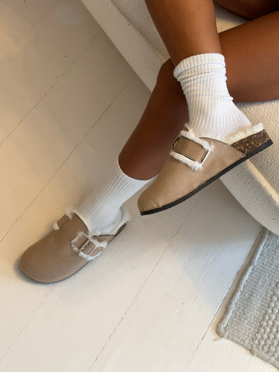 Sigri slippers med fur - Beige