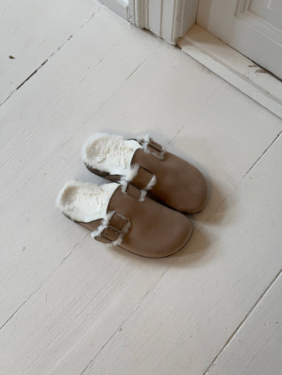 Sigri slippers med fur - Beige