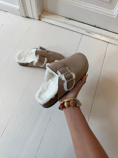 Sigri slippers med fur - Beige
